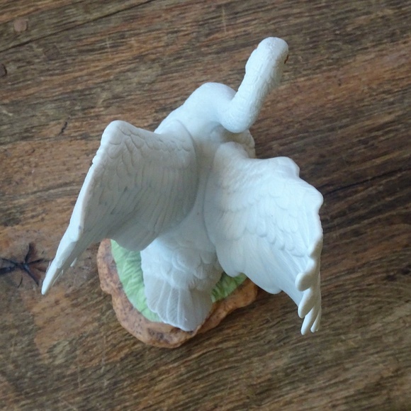 Broken Wing Ceramic Swan Lake Figurine Whimsical Spring Animal VTG Home Decor - Picture 8 of 8